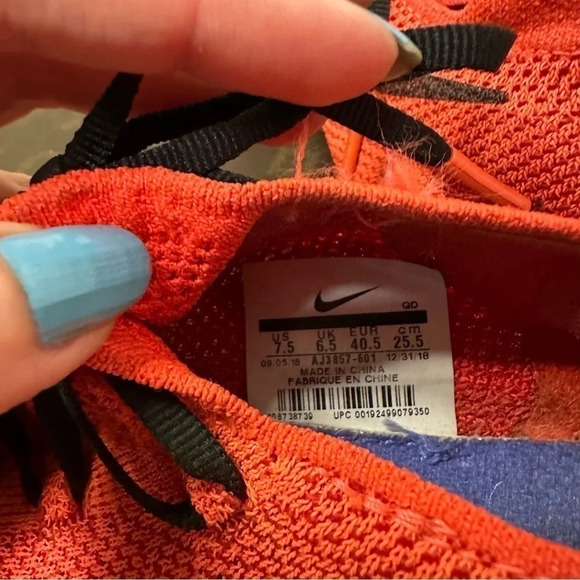 NIKE Vaporfly 4% Flyknit Bright Crimson US 7.5 - Picture 6 of 7
